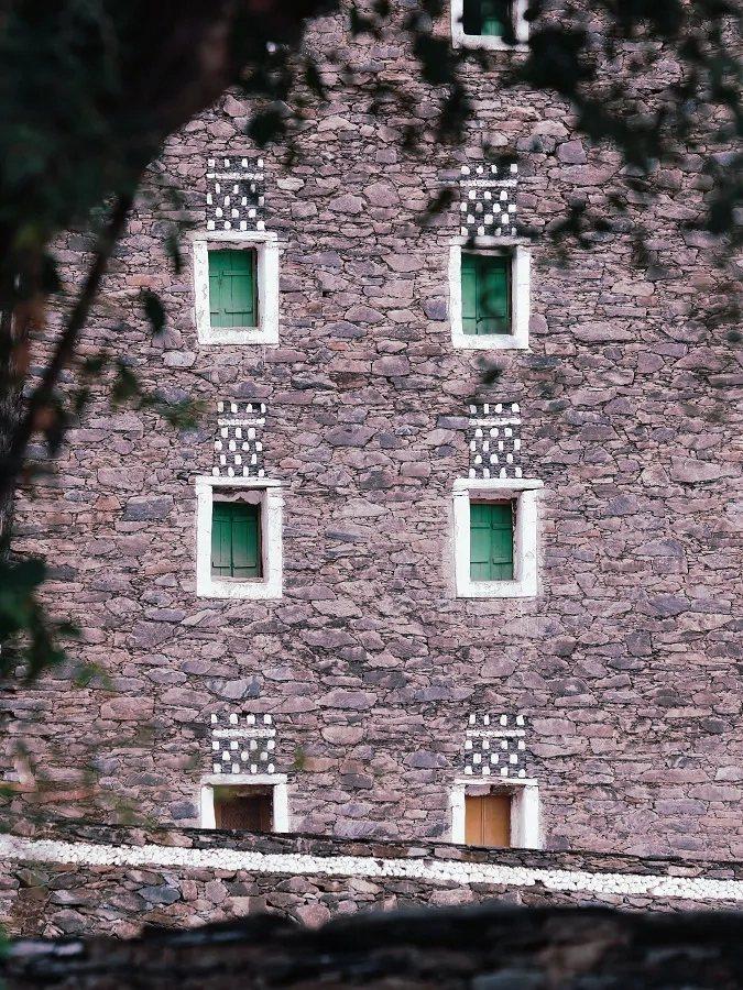 Al-Qatt Painted Shutters